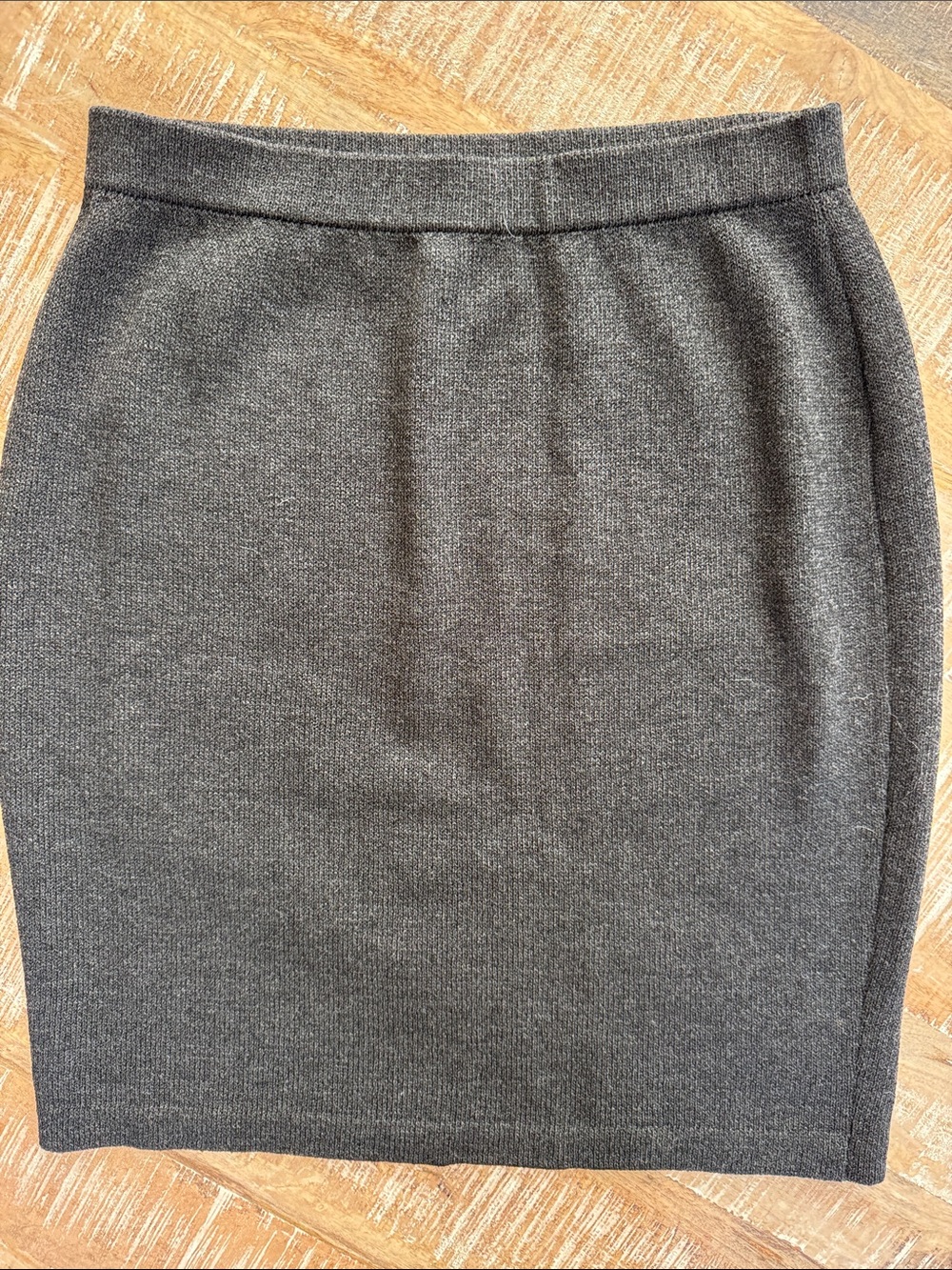 St John Classic Gray Knit Skirt Size 8